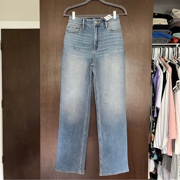 NWT Hollister Ultra High Rise Medium Wash Dad Jeans - Picture 2 of 8